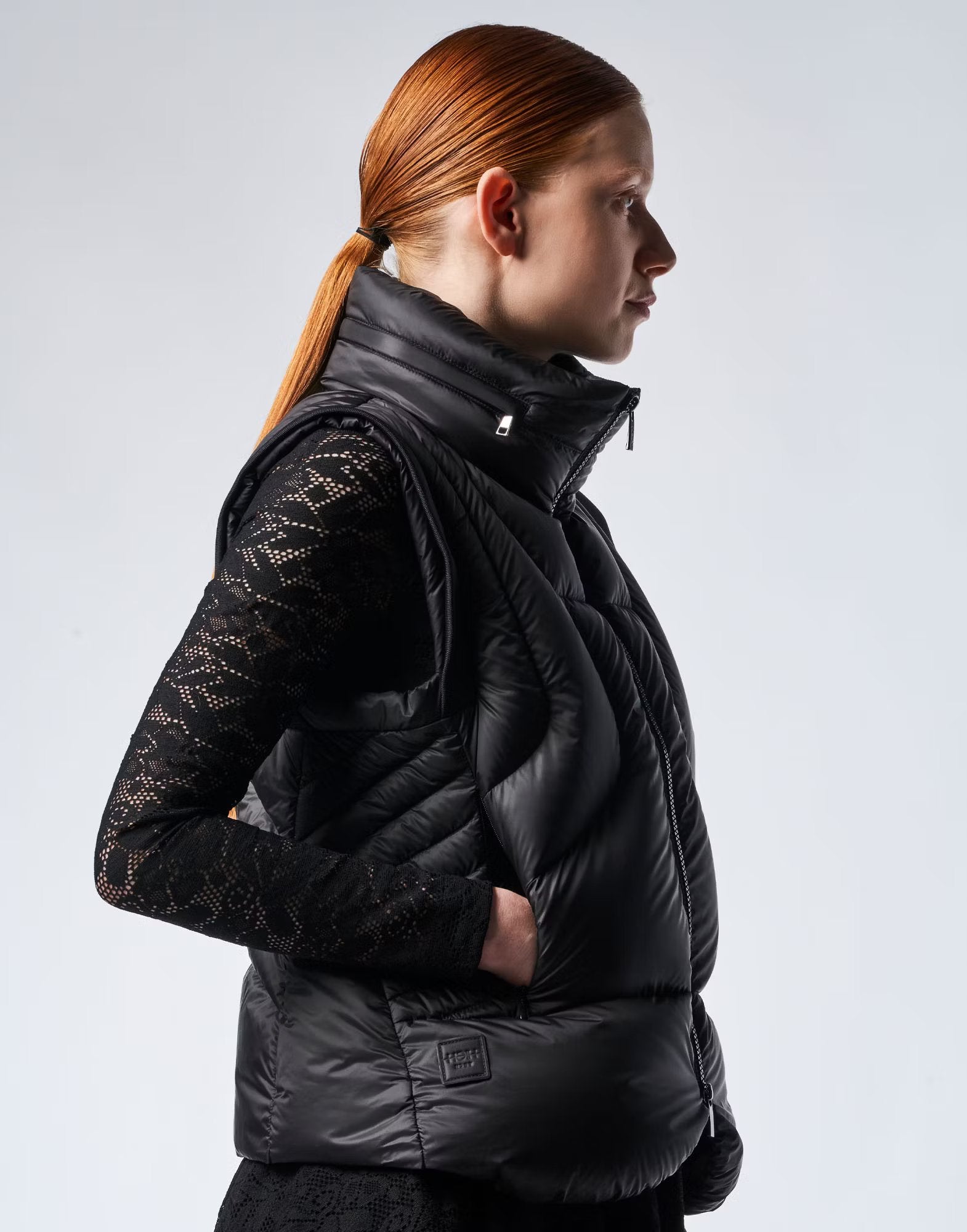 Candid black Gilet