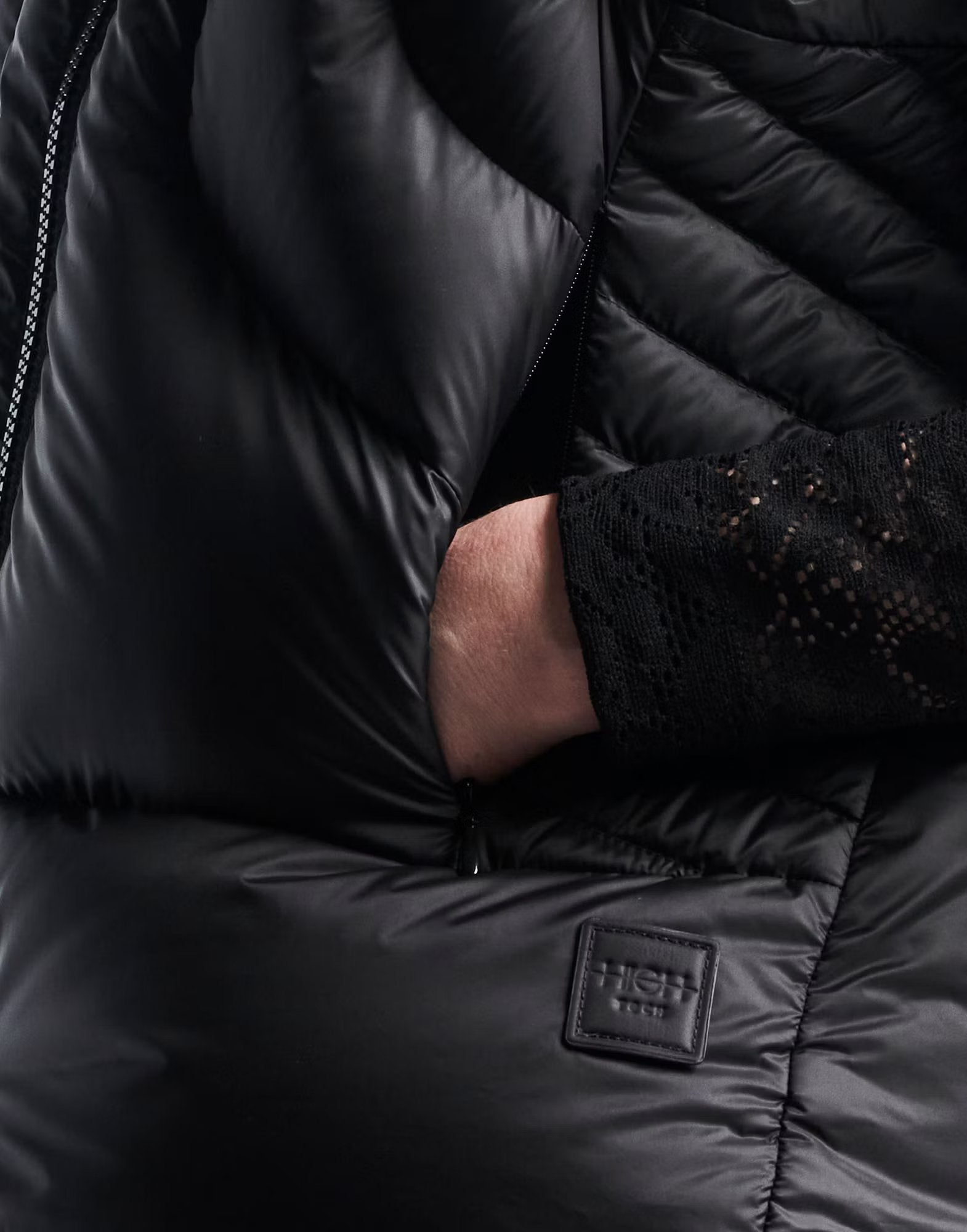 Candid black Gilet