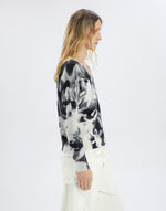 Load image into Gallery viewer, Cecilia black and white sweater
