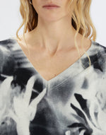 Load image into Gallery viewer, Cecilia black and white sweater
