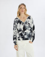 Load image into Gallery viewer, Cecilia black and white sweater
