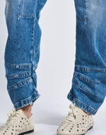 Load image into Gallery viewer, Kickback jeans
