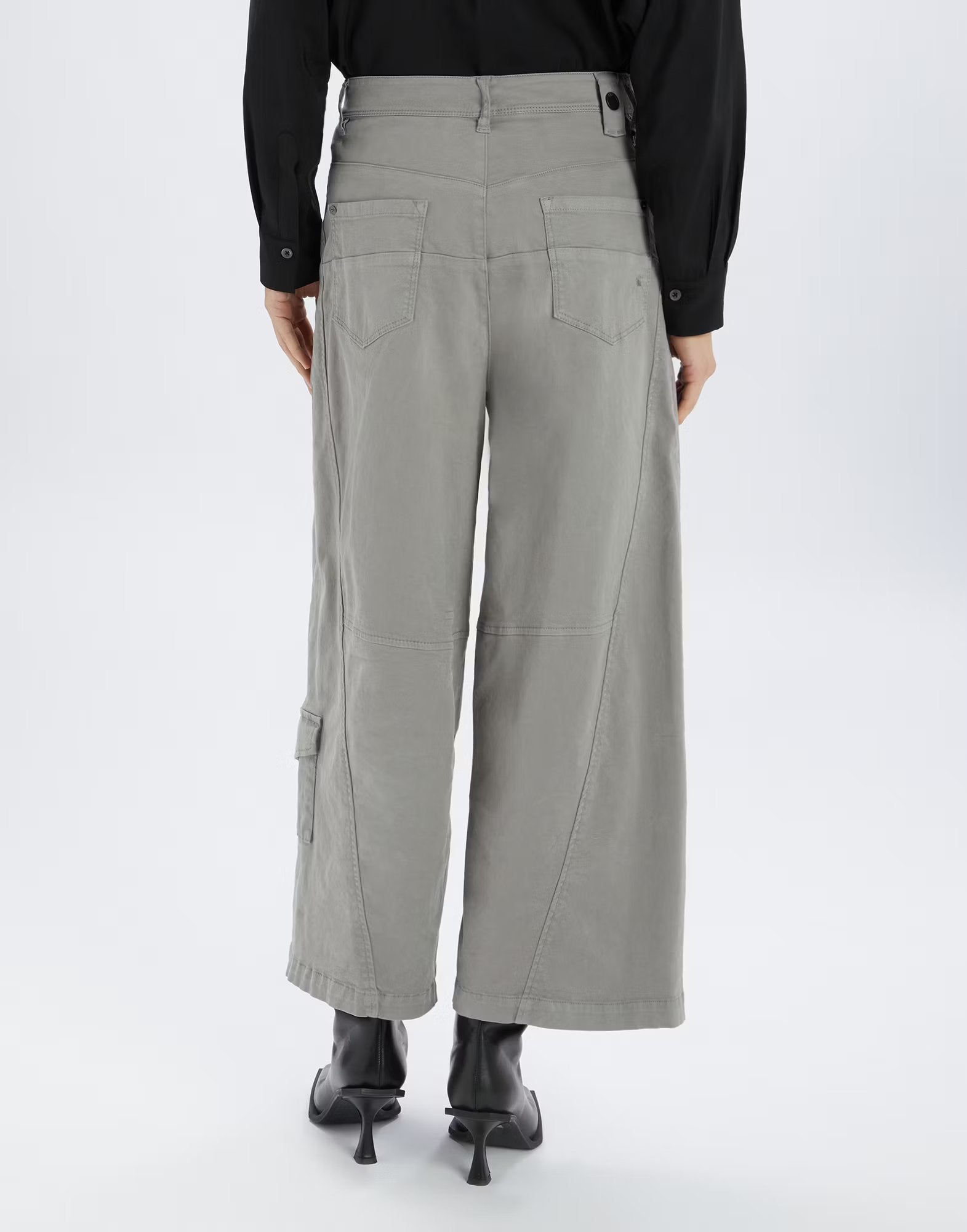 Out run grey trousers