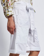 Load image into Gallery viewer, Shape-up white bermuda shorts
