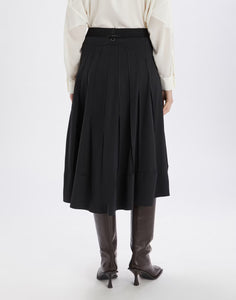 Subtle black skirt