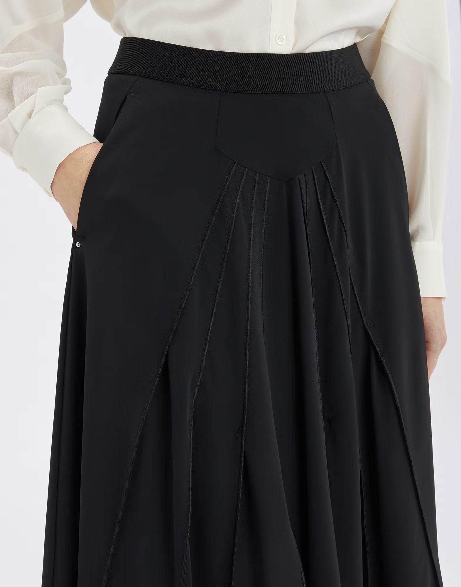 Subtle black skirt
